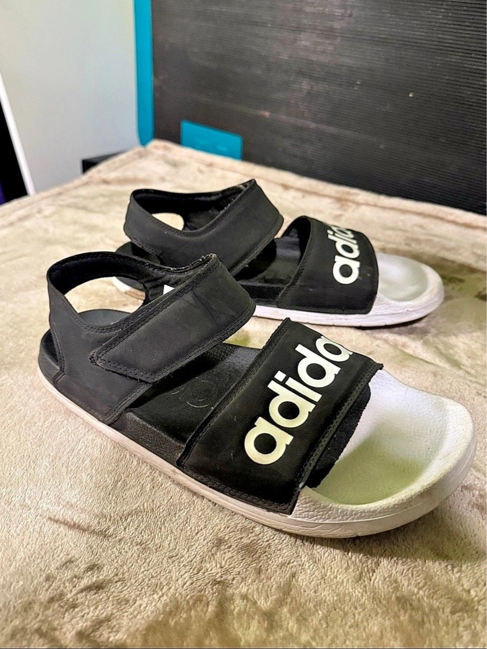 Adidas Adilette Sandal Core Black Cloud White Black & White Sport Sandals size 9